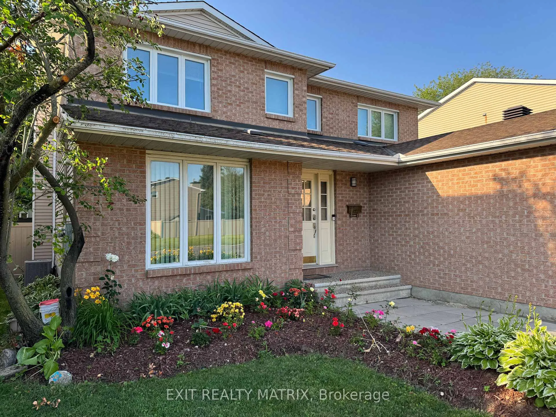 Photo 2 of 5968 Meadowglen Drive, Ottawa, Chapel Hill — HOMEH