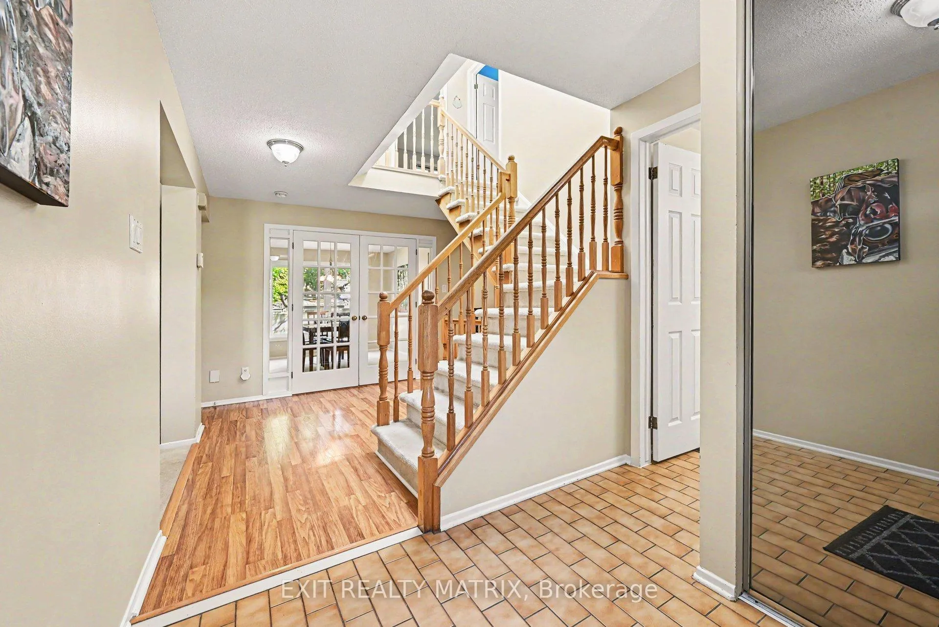 Photo 3 of 5968 Meadowglen Drive, Ottawa, Chapel Hill — HOMEH