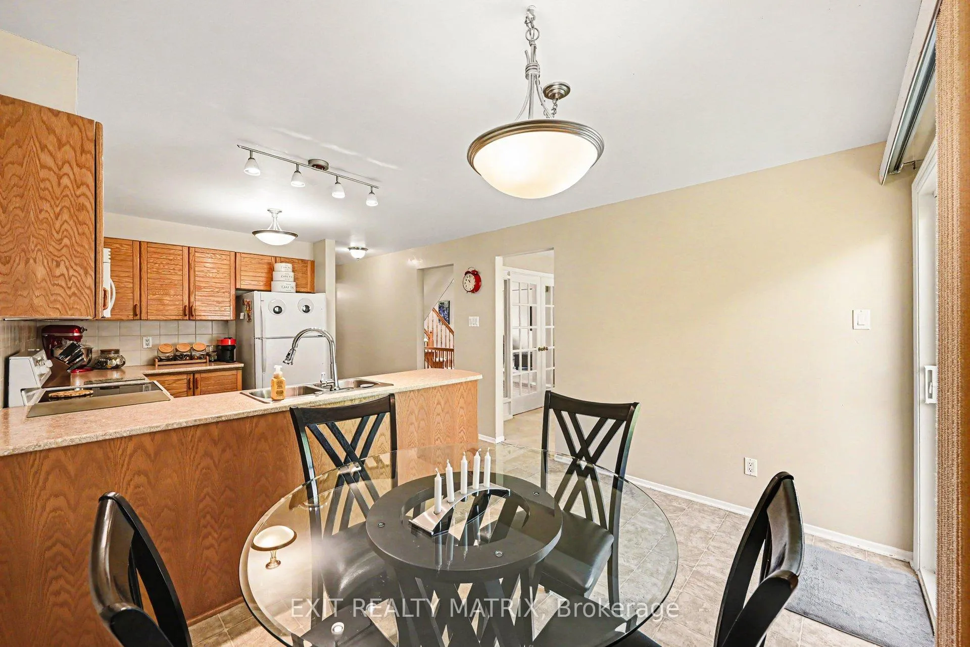 Photo 9 of 5968 Meadowglen Drive, Ottawa, Chapel Hill — HOMEH