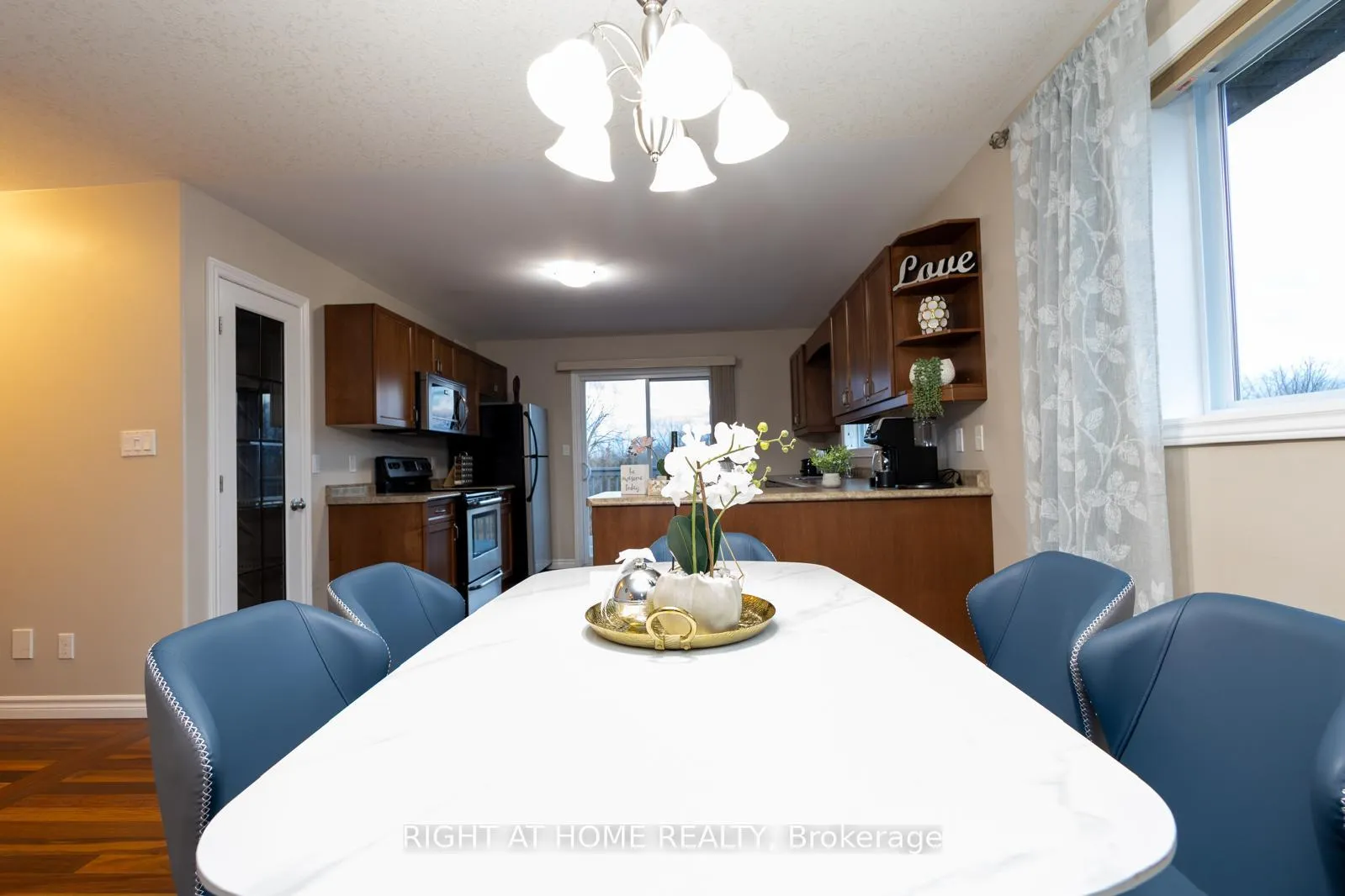 Photo 4 of 73 Frank Street, Belleville, Belleville Ward — HOMEH