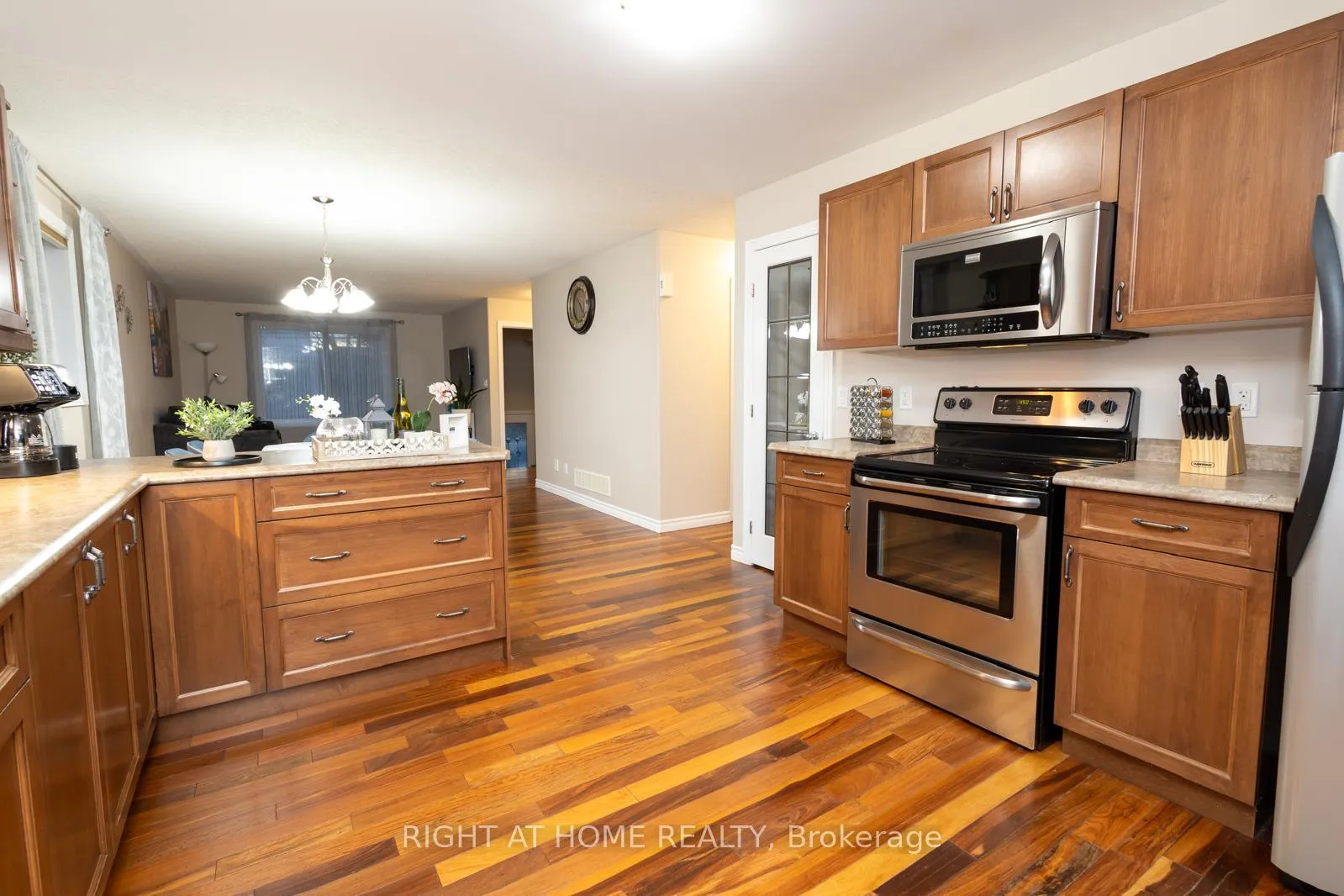 Photo 13 of 73 Frank Street, Belleville, Belleville Ward — HOMEH