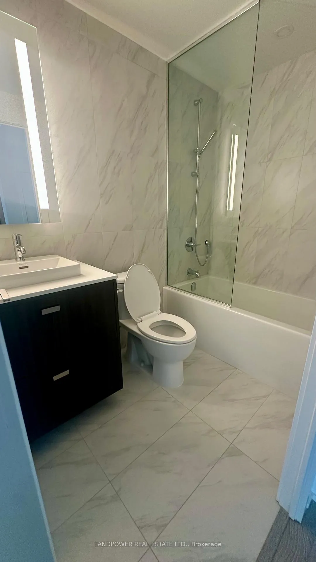 Photo 10 of Unit 805, 480 Front Street W, Toronto, Waterfront Communities — HOMEH