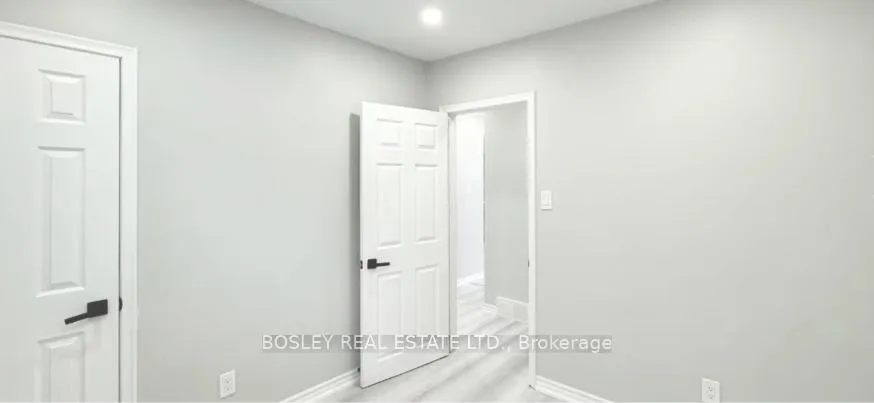 Photo 3 of 100 Fairway Road N, Kitchener — HOMEH