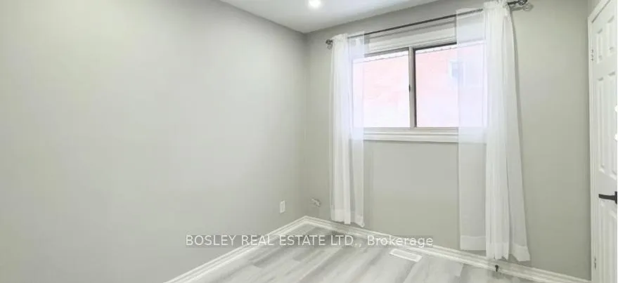 Photo 5 of 100 Fairway Road N, Kitchener — HOMEH