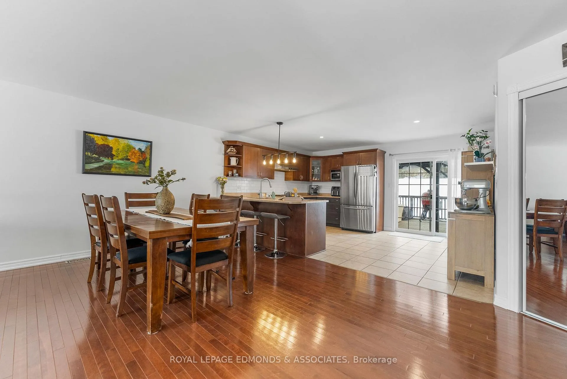 Photo 6 of 669 Fairview Avenue S, Laurentian Valley — HOMEH