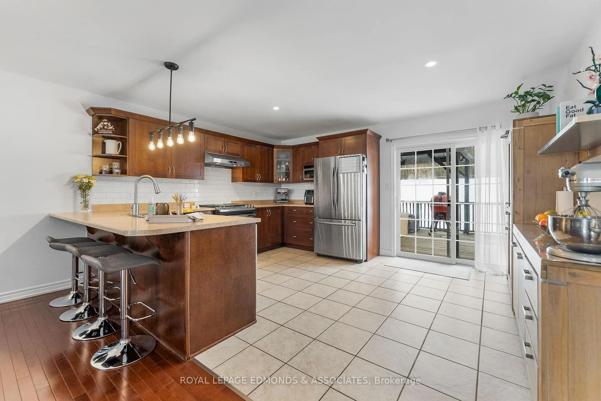 Photo 8 of 669 Fairview Avenue S, Laurentian Valley — HOMEH