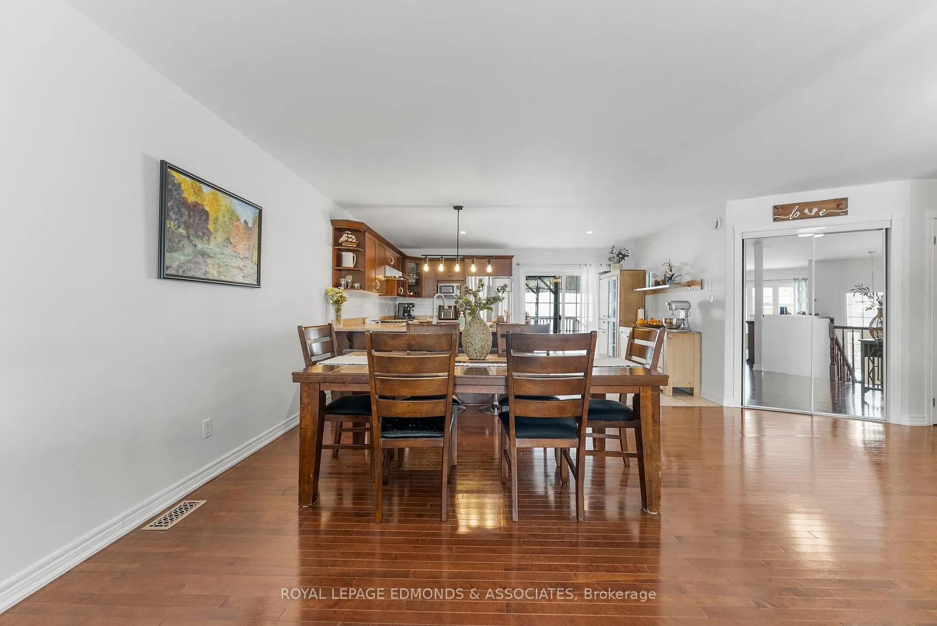 Photo 10 of 669 Fairview Avenue S, Laurentian Valley — HOMEH