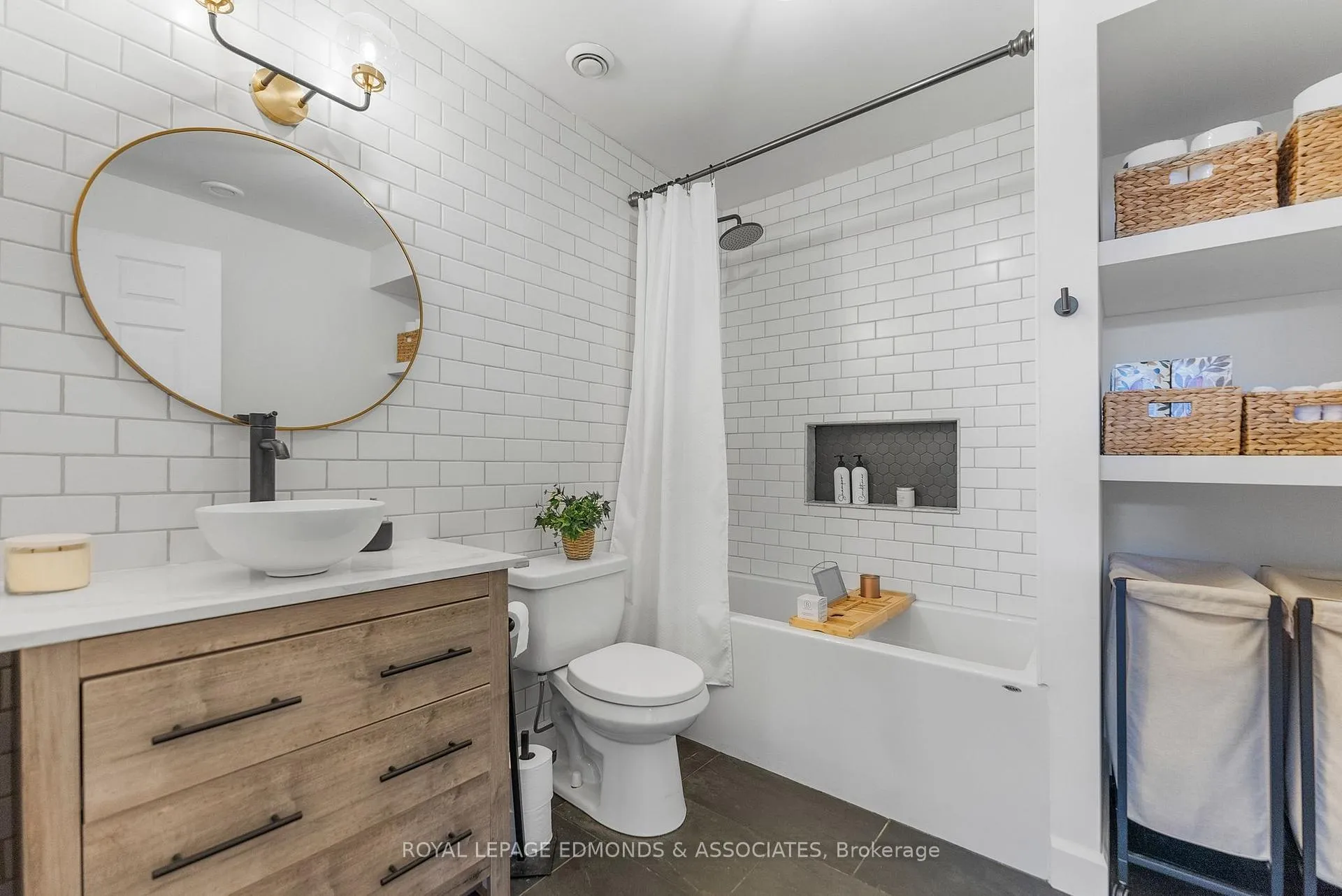 Photo 24 of 669 Fairview Avenue S, Laurentian Valley — HOMEH