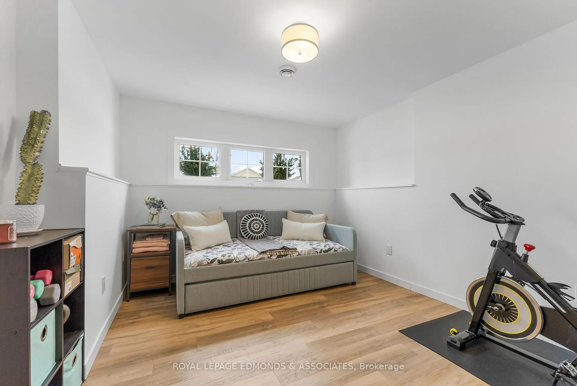 Photo 25 of 669 Fairview Avenue S, Laurentian Valley — HOMEH