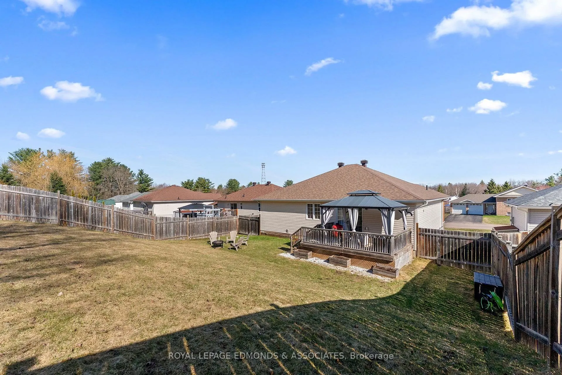 Photo 32 of 669 Fairview Avenue S, Laurentian Valley — HOMEH