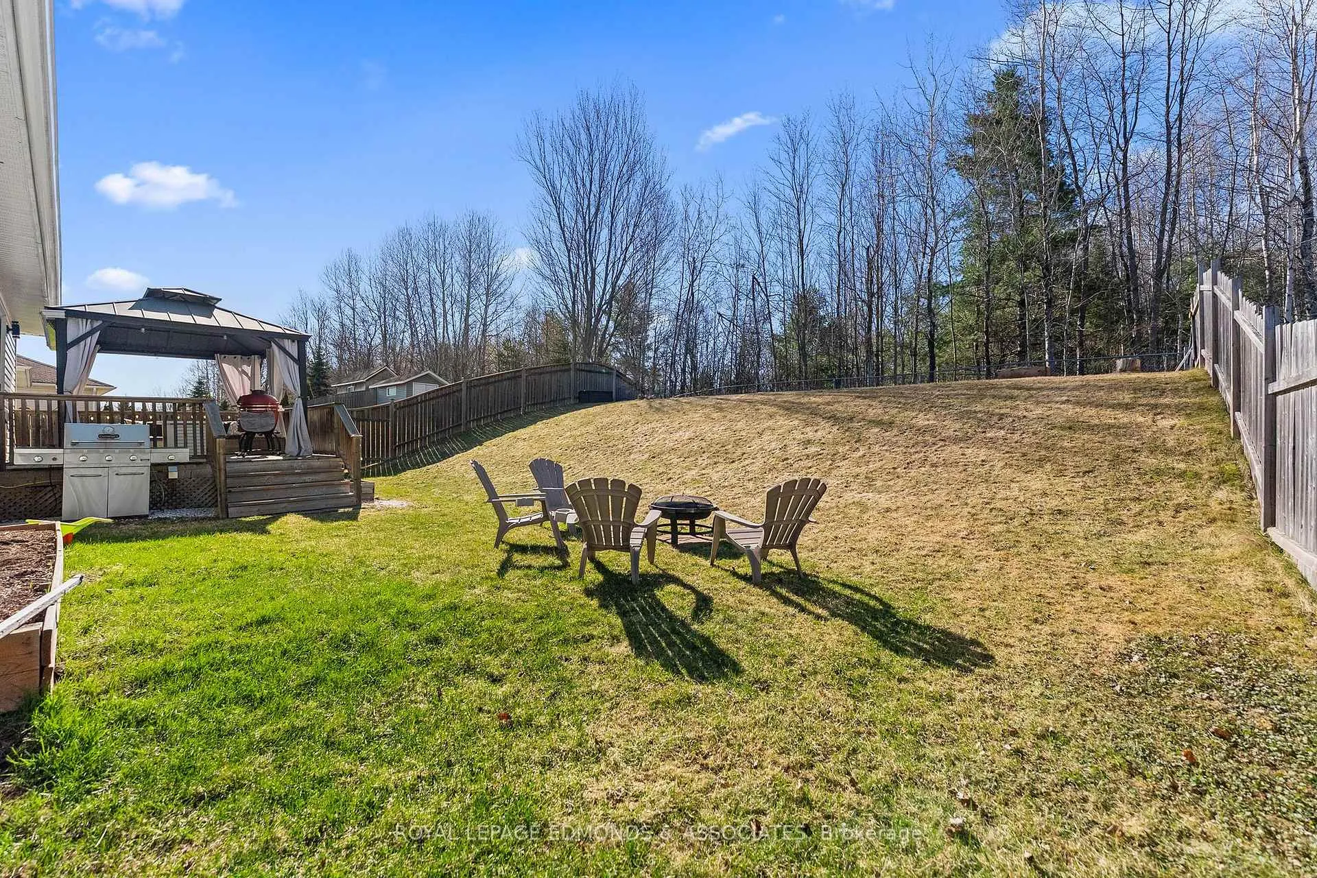 Photo 33 of 669 Fairview Avenue S, Laurentian Valley — HOMEH