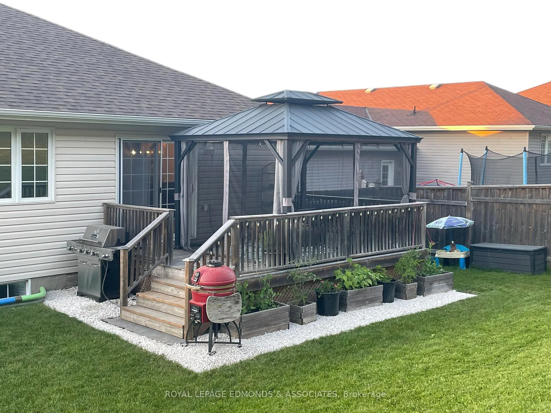 Photo 35 of 669 Fairview Avenue S, Laurentian Valley — HOMEH