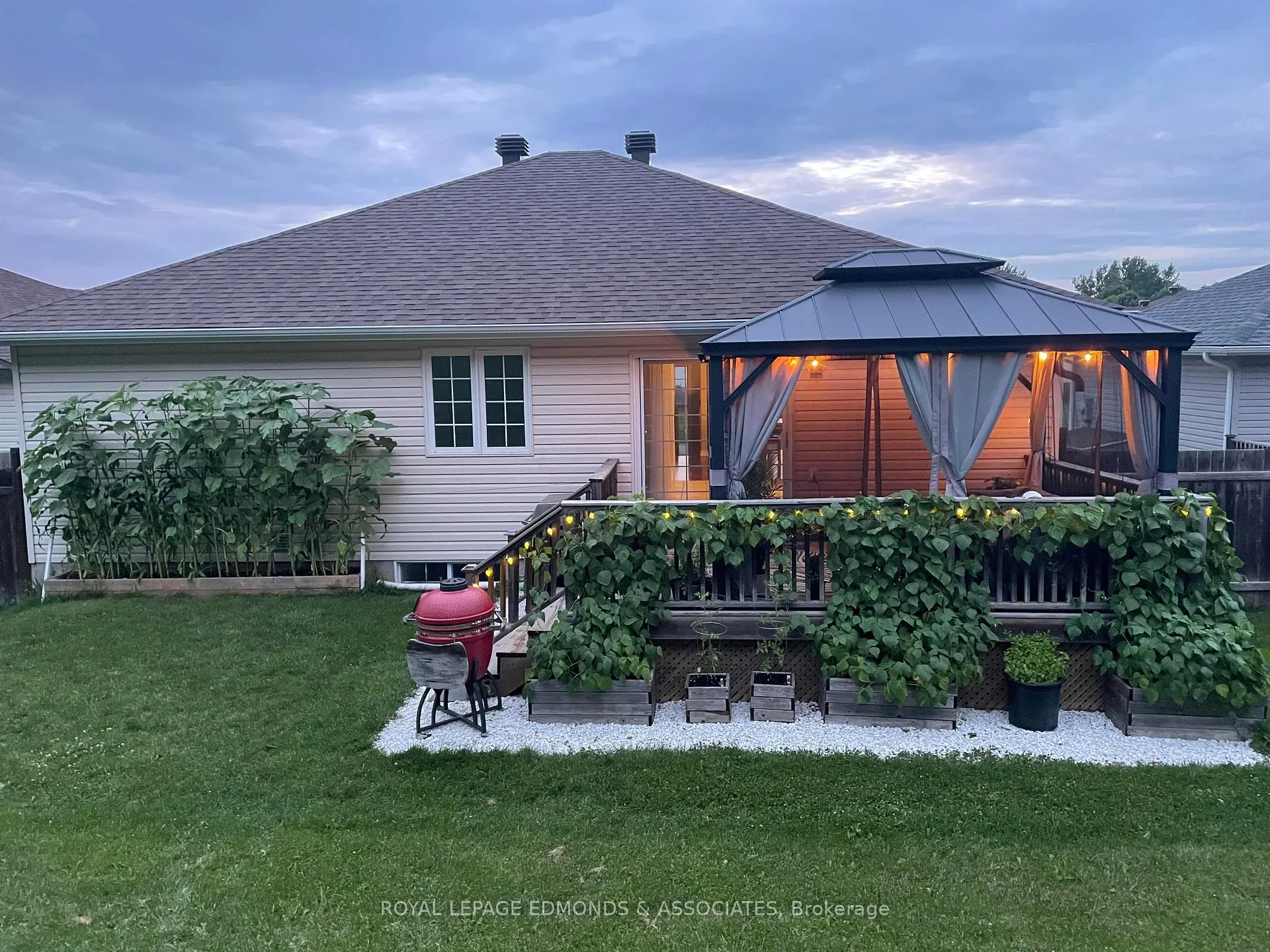 Photo 36 of 669 Fairview Avenue S, Laurentian Valley — HOMEH