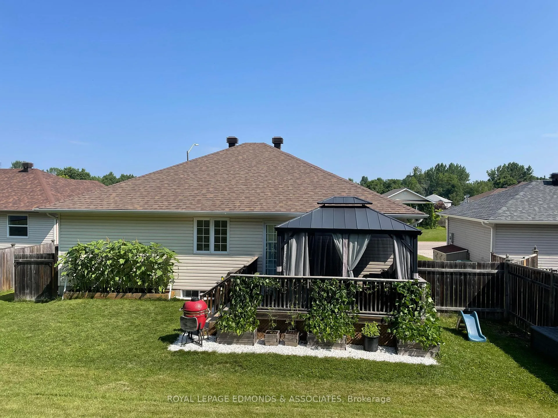 Photo 37 of 669 Fairview Avenue S, Laurentian Valley — HOMEH