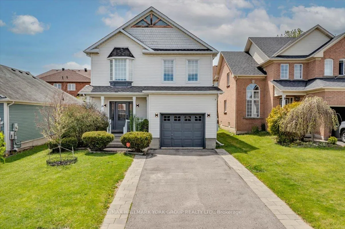 Photo 1 of 19 Silverstone Crescent, Georgina, Keswick South — HOMEH
