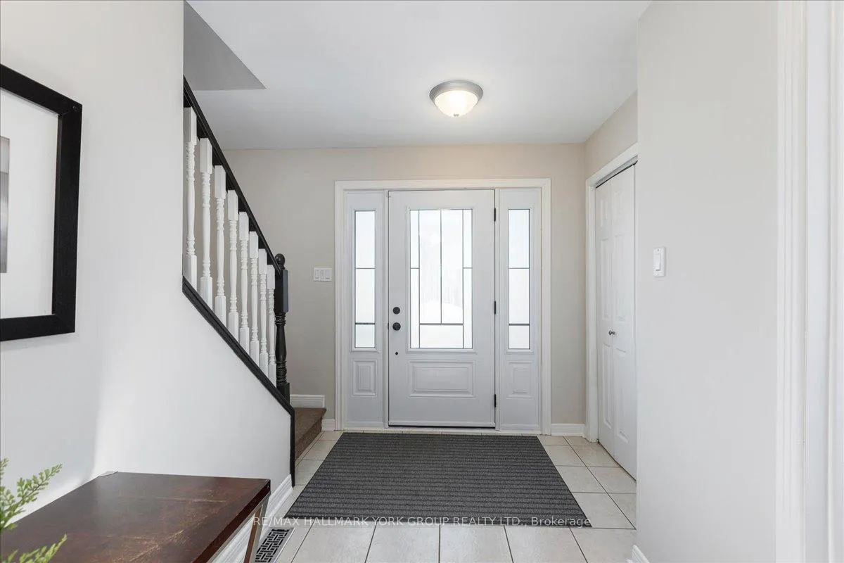 Photo 7 of 19 Silverstone Crescent, Georgina, Keswick South — HOMEH