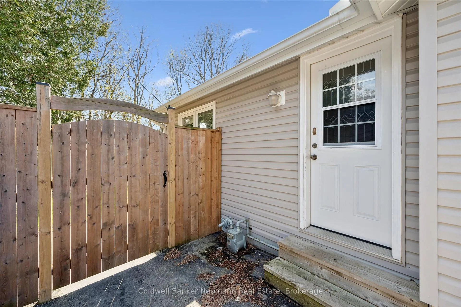 Photo 15 of 161 Grange Street, Guelph, St. George's — HOMEH