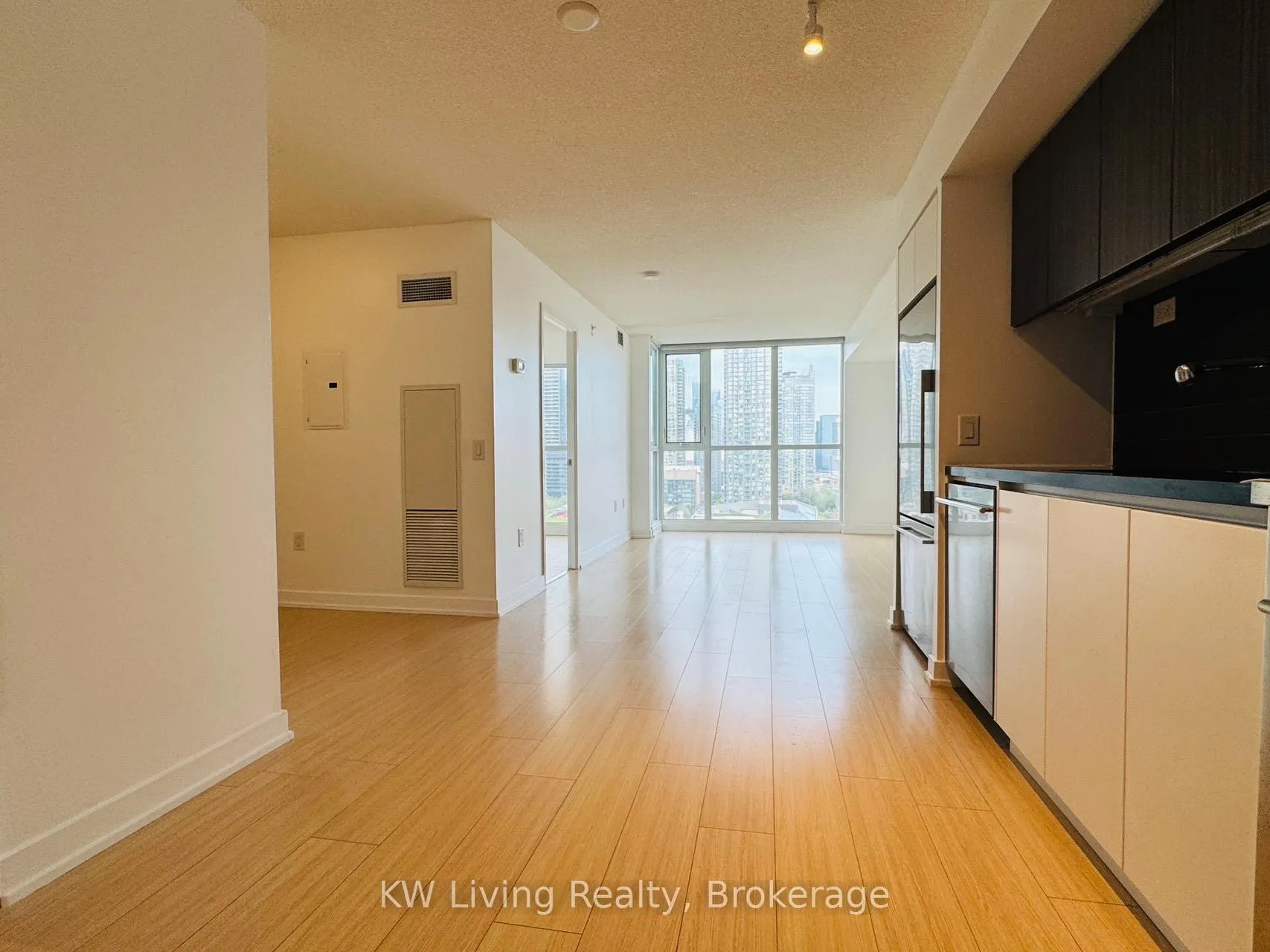 Photo 7 of Unit 1705, 75 Queens Wharf Road, Toronto, Waterfront Communities — HOMEH