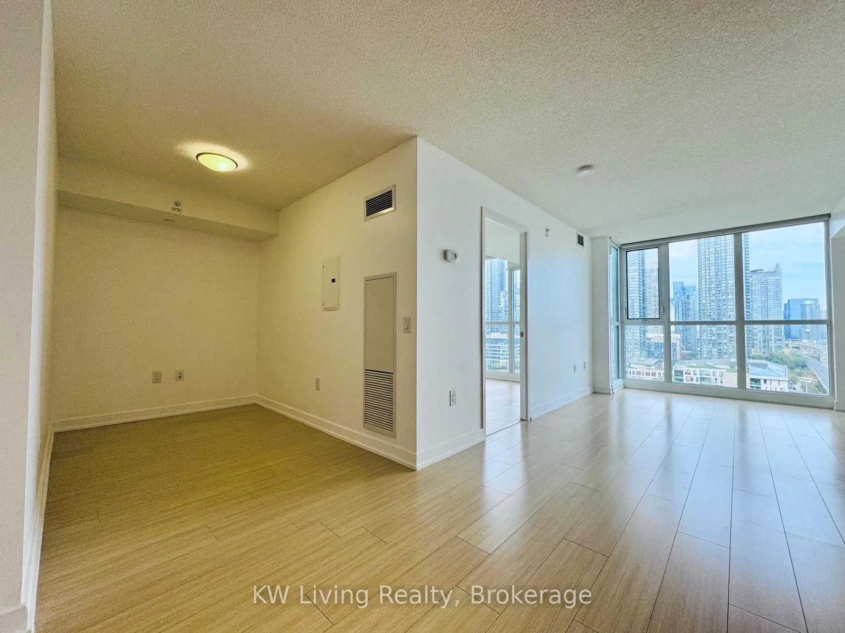 Photo 10 of Unit 1705, 75 Queens Wharf Road, Toronto, Waterfront Communities — HOMEH
