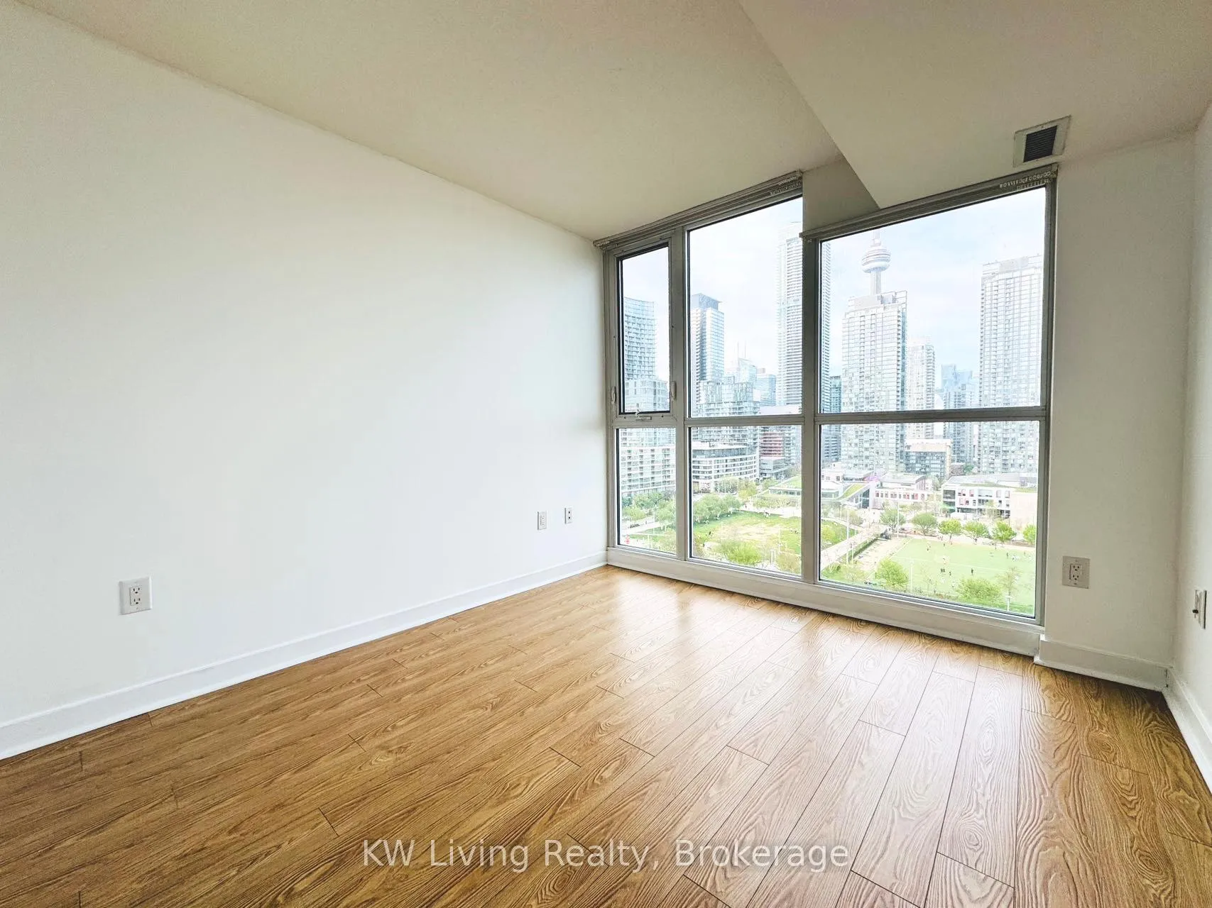Photo 12 of Unit 1705, 75 Queens Wharf Road, Toronto, Waterfront Communities — HOMEH