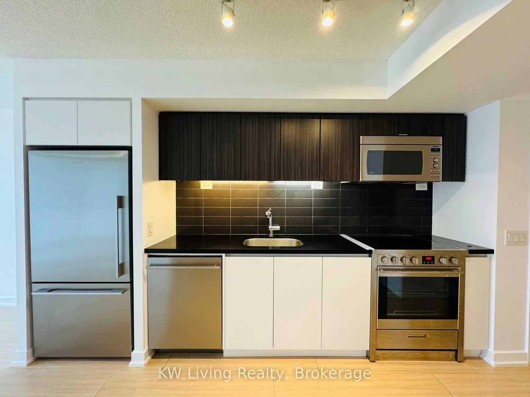Photo 15 of Unit 1705, 75 Queens Wharf Road, Toronto, Waterfront Communities — HOMEH