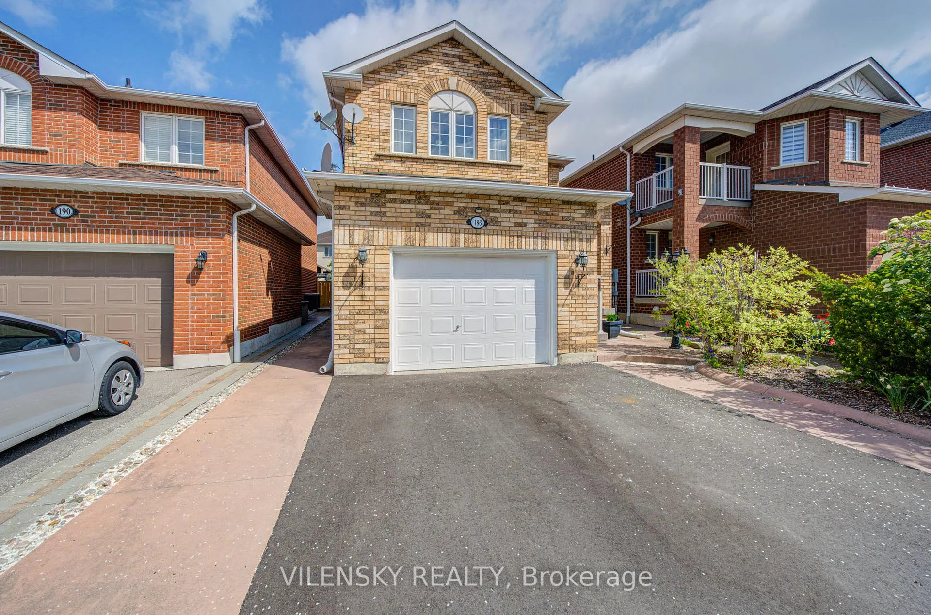 Photo 1 of 186 Purcell Crescent, Vaughan, Maple — HOMEH