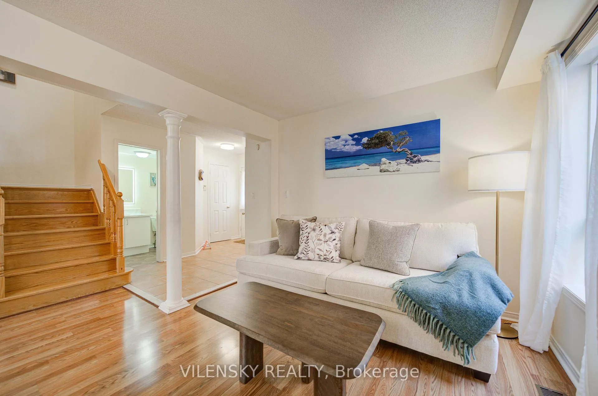Photo 7 of 186 Purcell Crescent, Vaughan, Maple — HOMEH