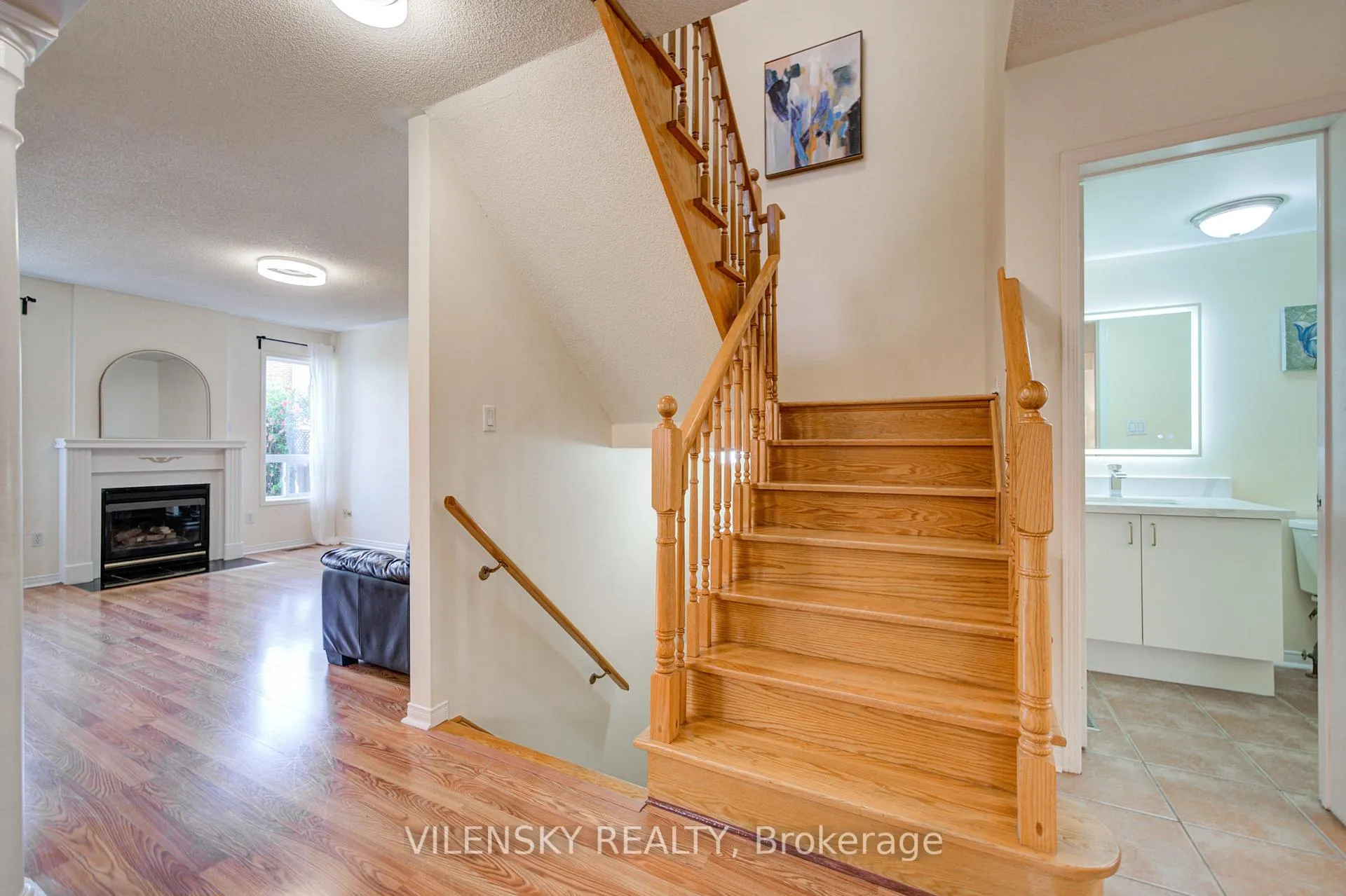 Photo 12 of 186 Purcell Crescent, Vaughan, Maple — HOMEH