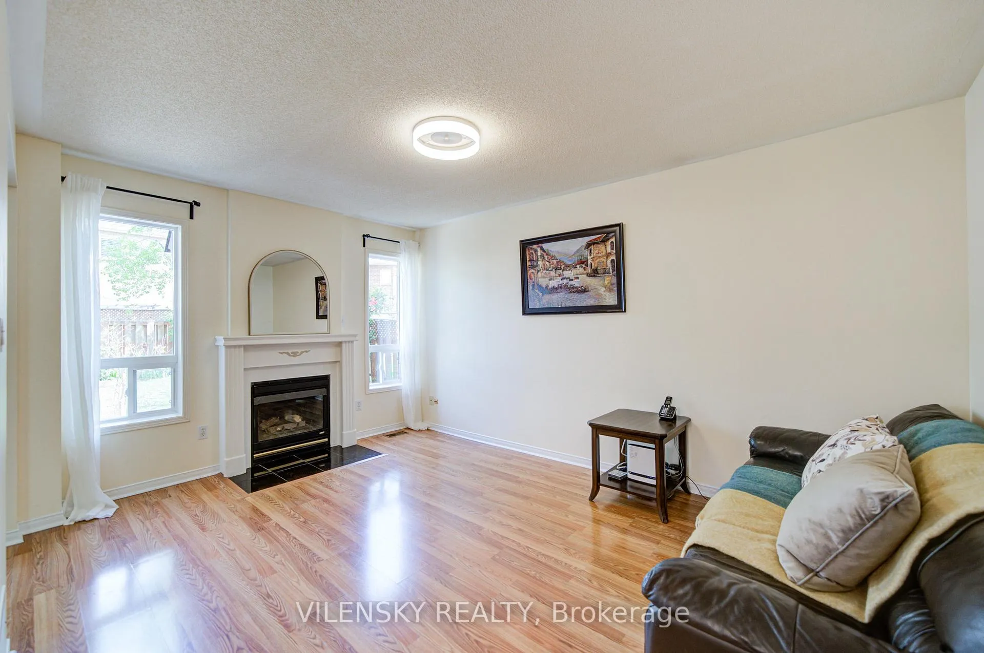 Photo 14 of 186 Purcell Crescent, Vaughan, Maple — HOMEH