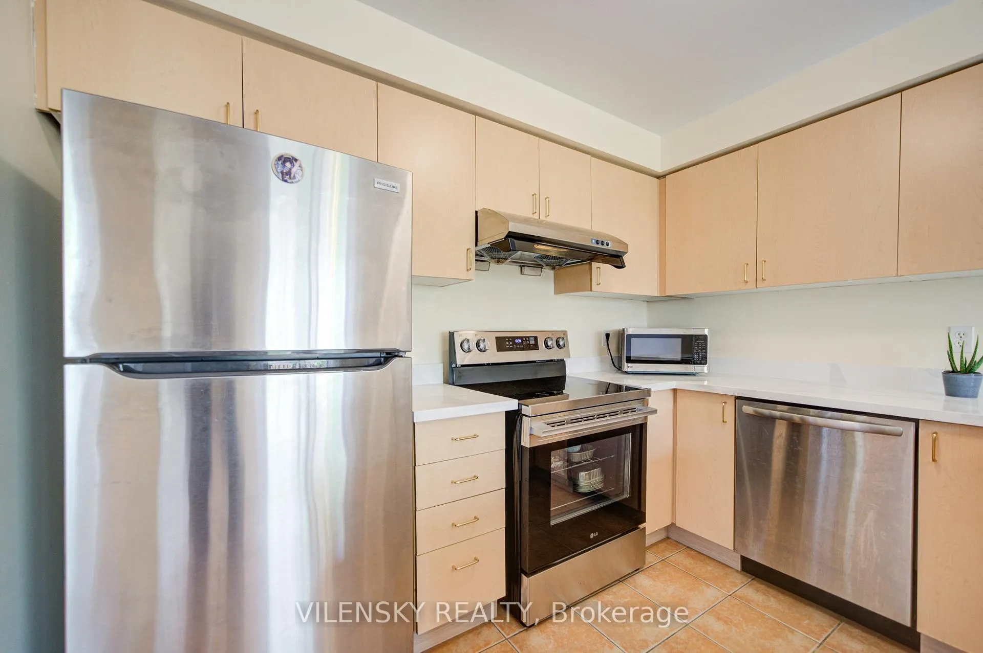 Photo 19 of 186 Purcell Crescent, Vaughan, Maple — HOMEH