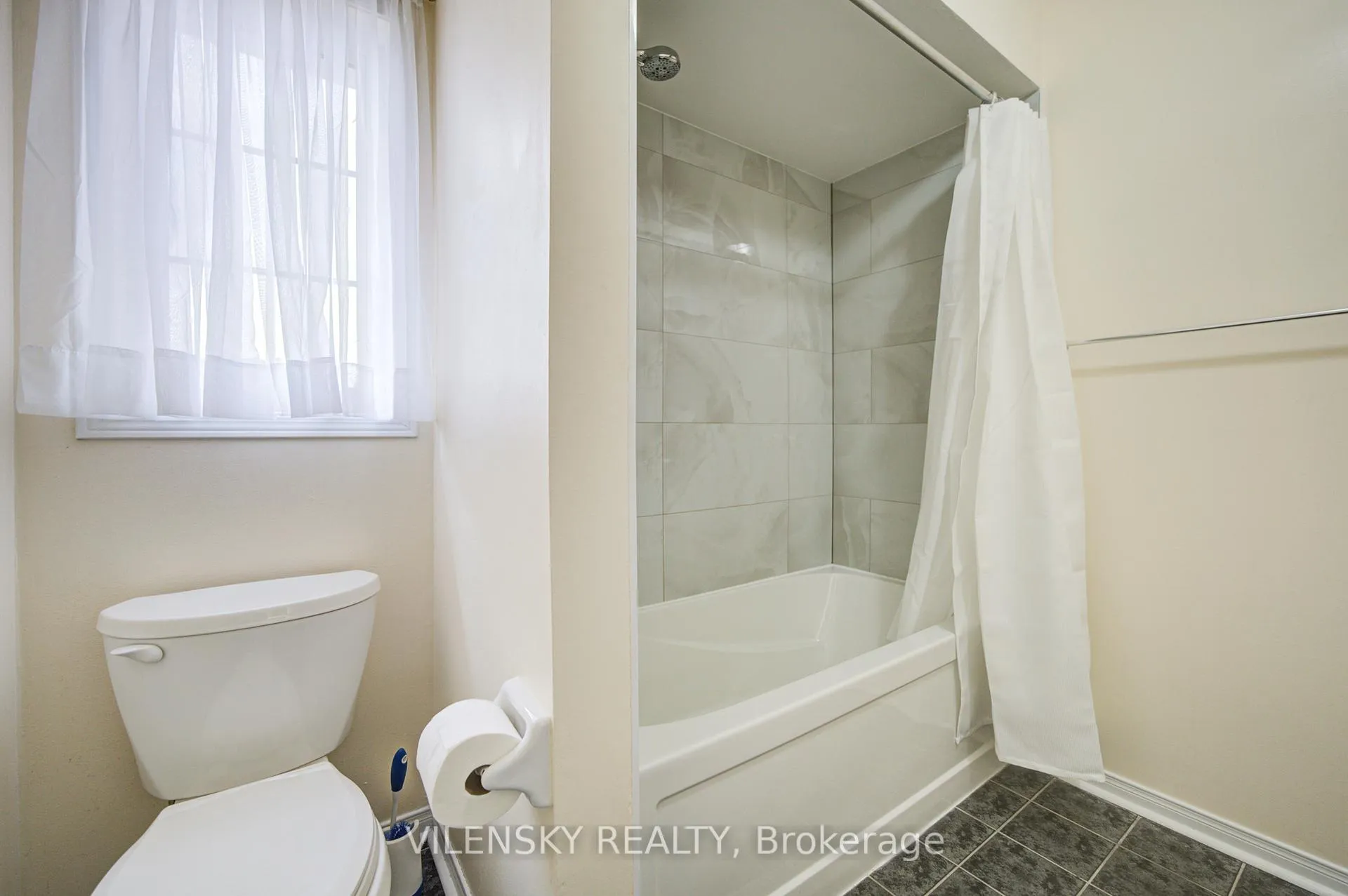 Photo 28 of 186 Purcell Crescent, Vaughan, Maple — HOMEH