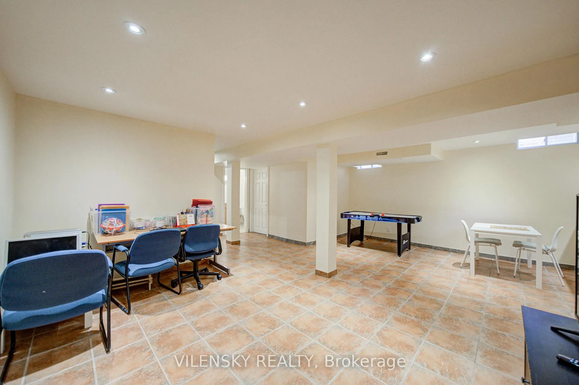 Photo 46 of 186 Purcell Crescent, Vaughan, Maple — HOMEH