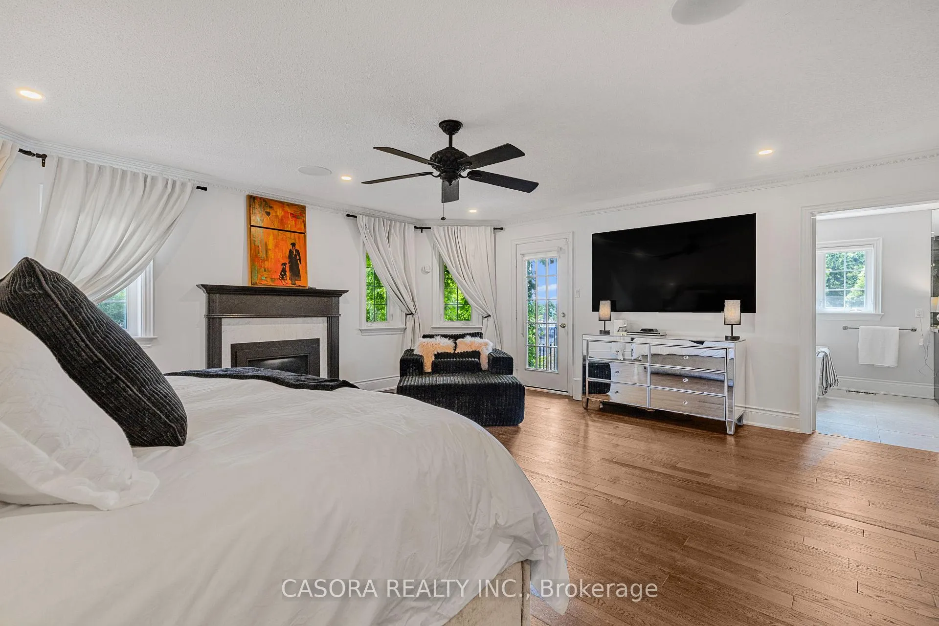 Photo 18 of 2147 Berwick Drive, Burlington, Rose — HOMEH