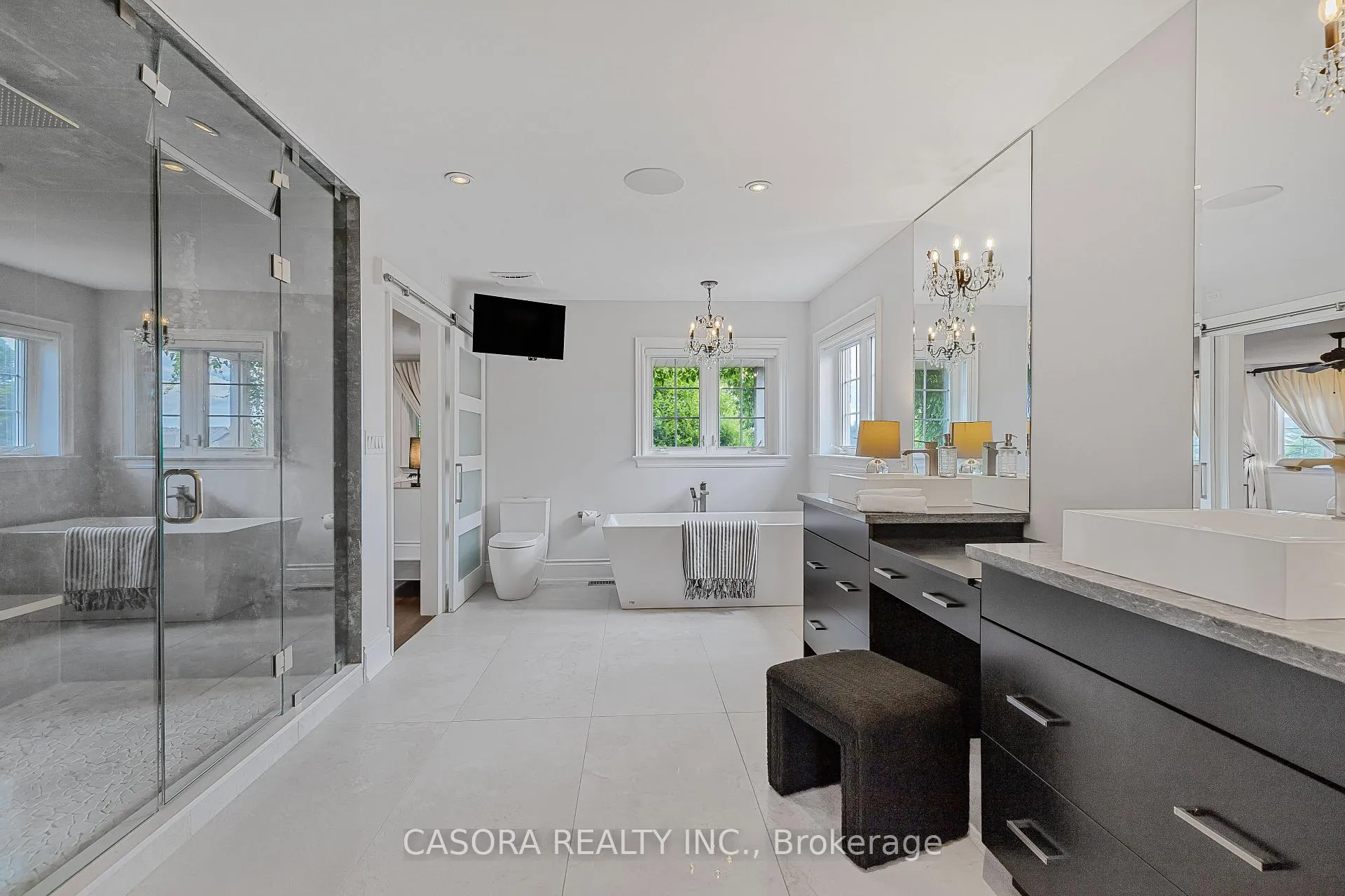 Photo 19 of 2147 Berwick Drive, Burlington, Rose — HOMEH