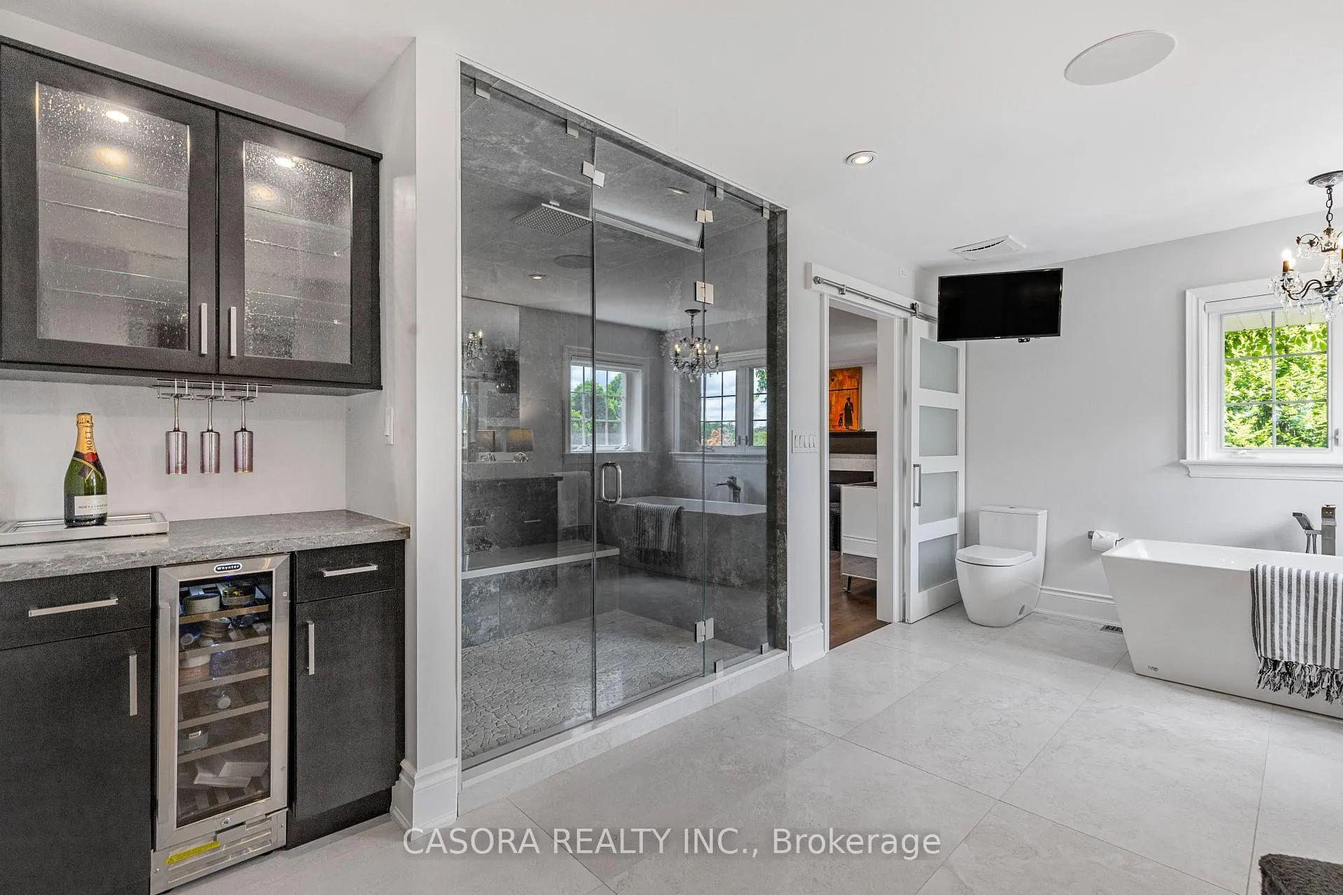 Photo 20 of 2147 Berwick Drive, Burlington, Rose — HOMEH