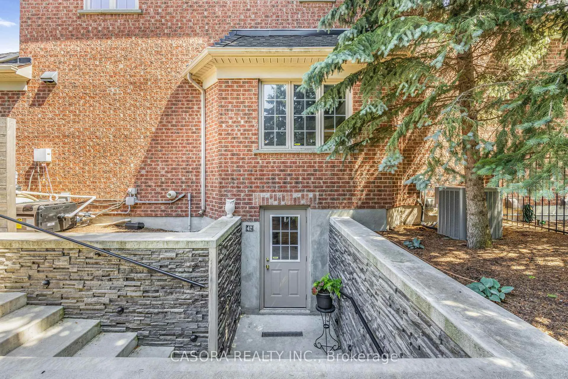 Photo 34 of 2147 Berwick Drive, Burlington, Rose — HOMEH