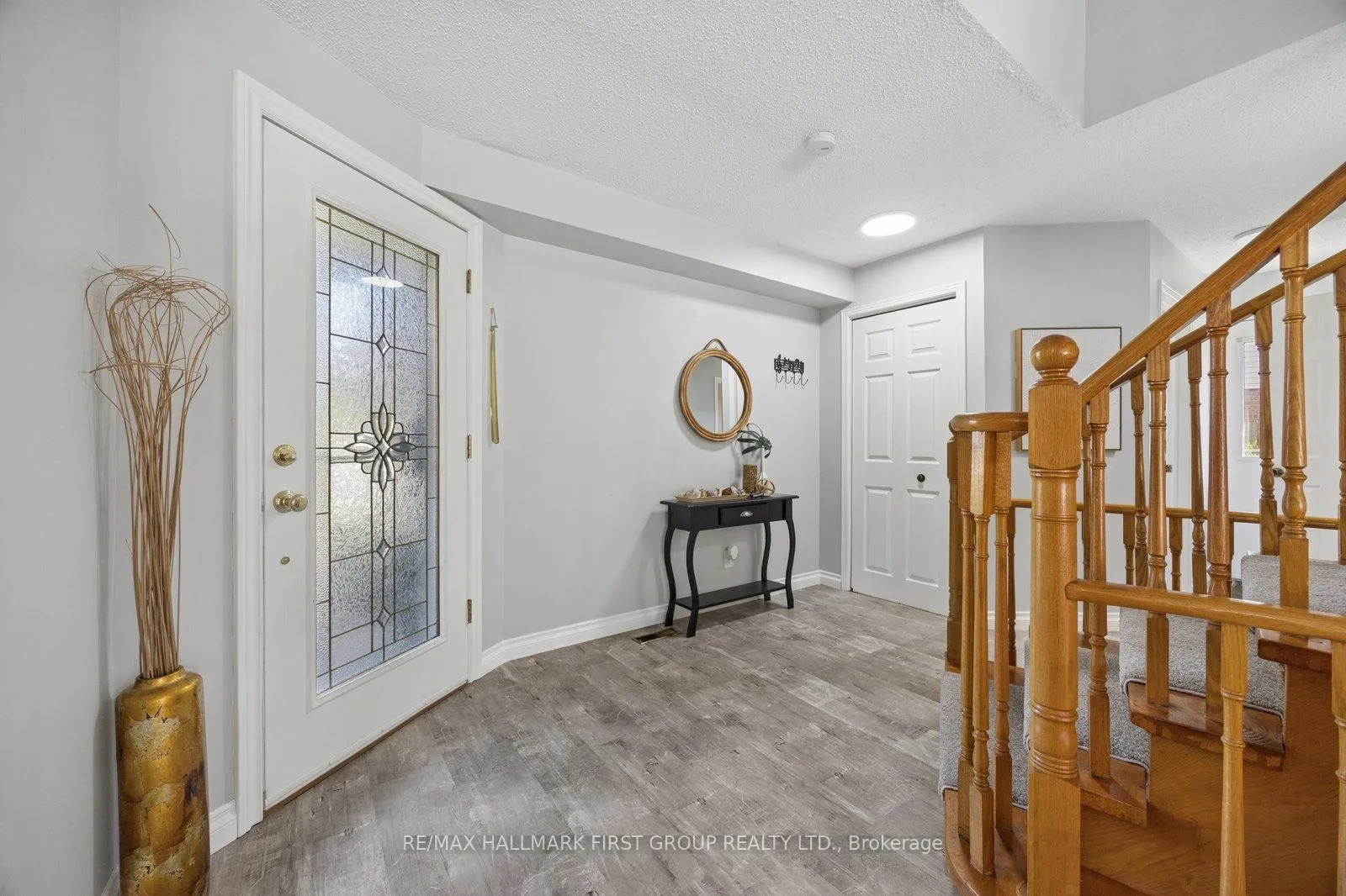 Photo 2 of 28 Empson Court, Ajax, South West — HOMEH