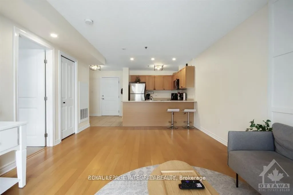 Photo 8 of Unit 303, 151 Potts Private, Ottawa, Notting Hill/Summerside — HOMEH
