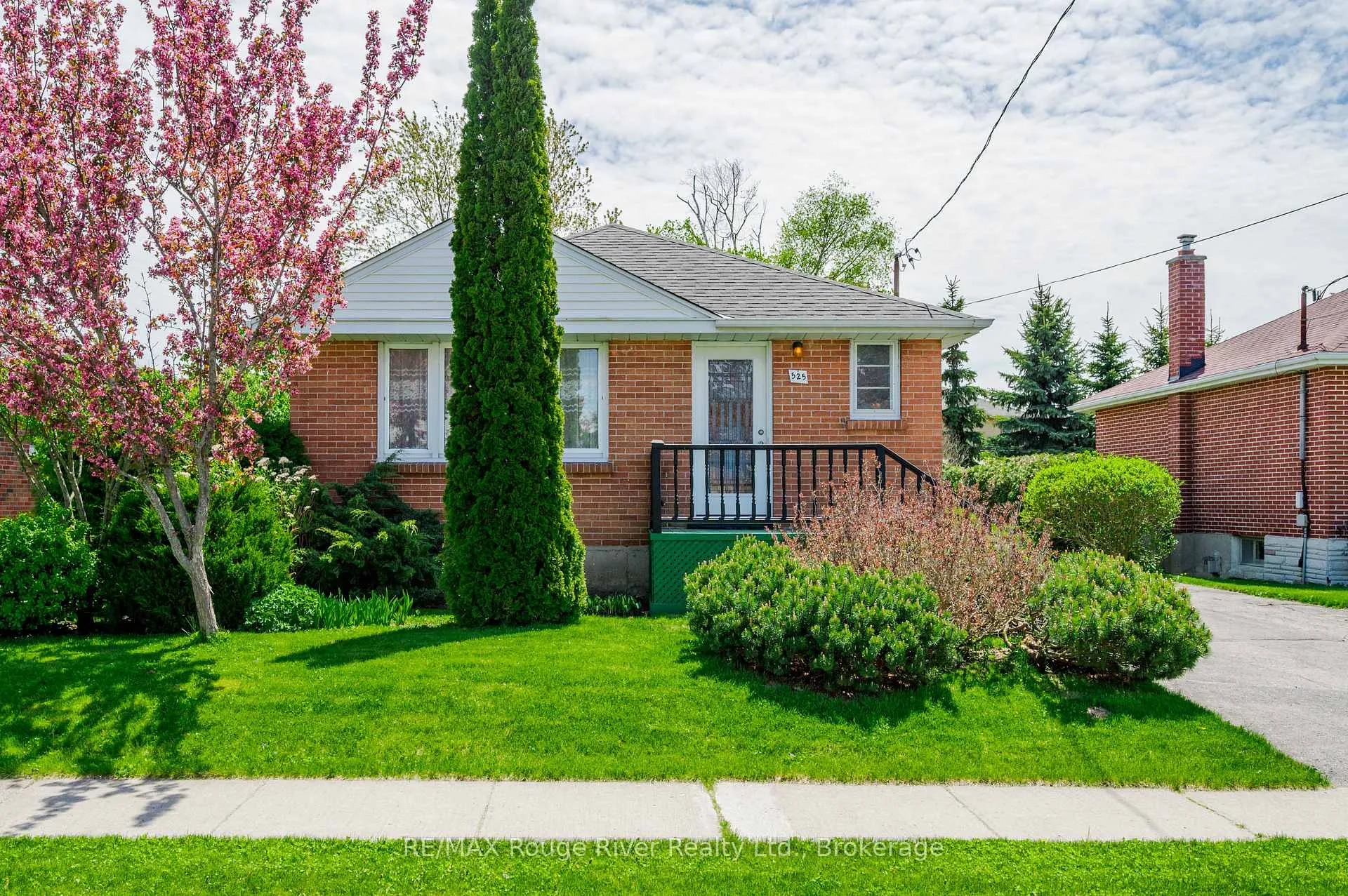 Photo 2 of 525 Barbara Street, Cobourg — HOMEH