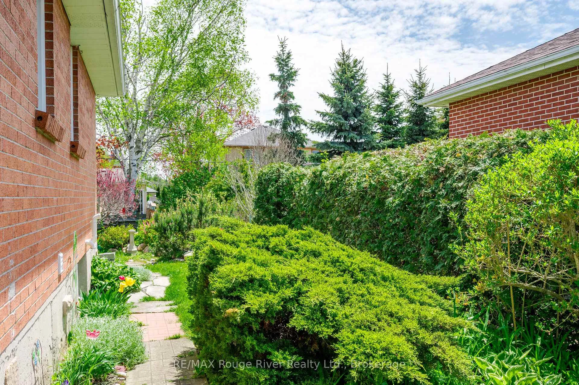 Photo 5 of 525 Barbara Street, Cobourg — HOMEH