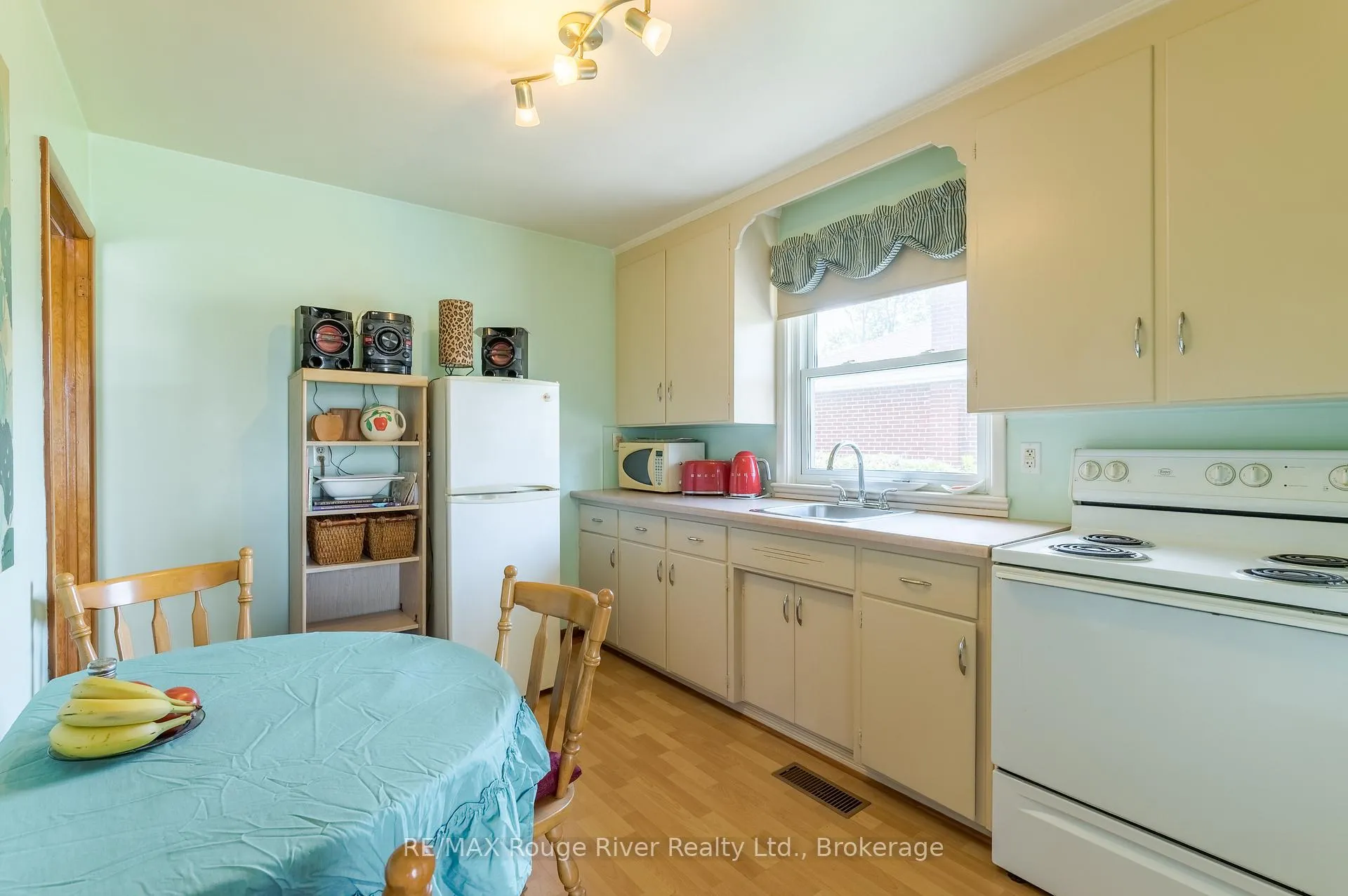 Photo 23 of 525 Barbara Street, Cobourg — HOMEH