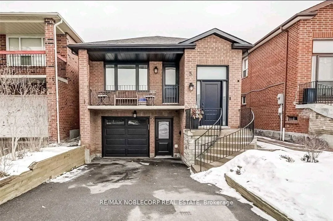 Front of Unit Lower, 5 Twinberry Crescent