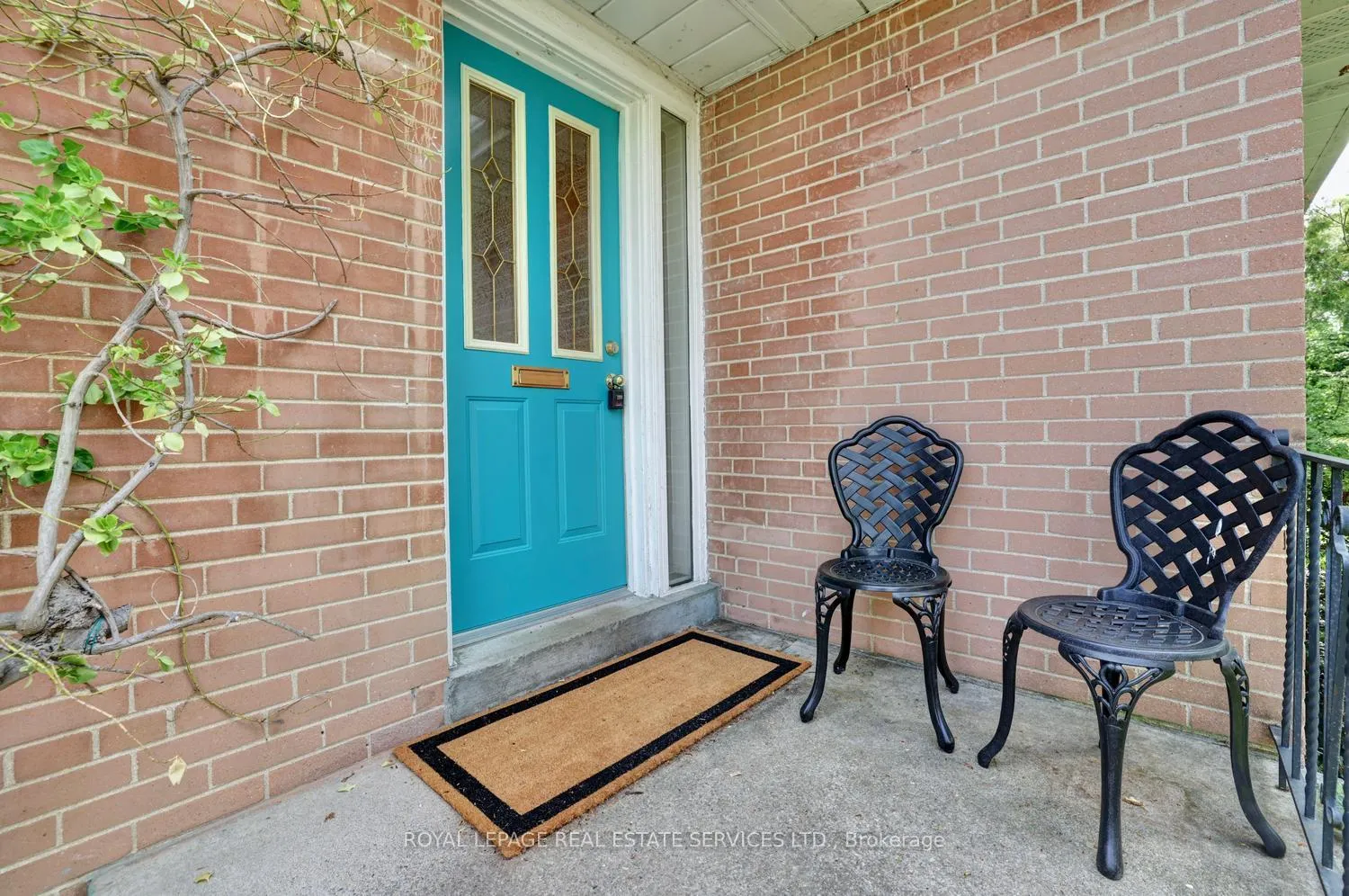 Photo 3 of 109 Chapman Road, Etobicoke, Humber Heights — HOMEH