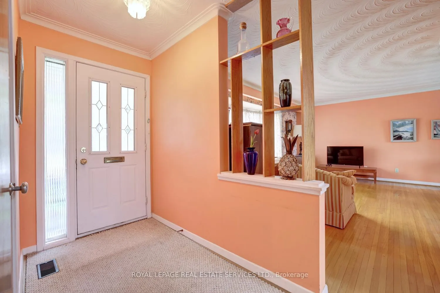 Photo 6 of 109 Chapman Road, Etobicoke, Humber Heights — HOMEH