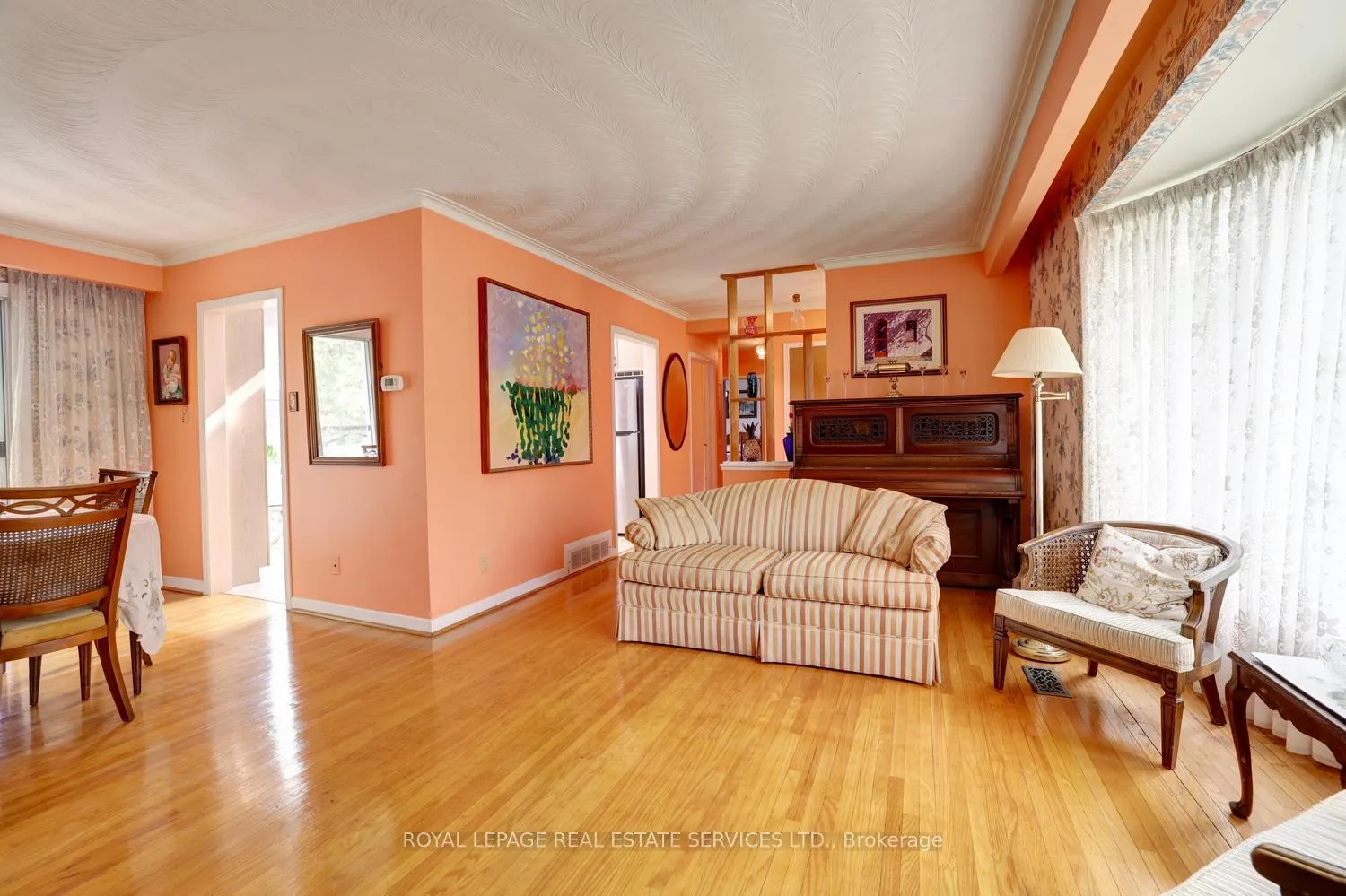 Photo 9 of 109 Chapman Road, Etobicoke, Humber Heights — HOMEH