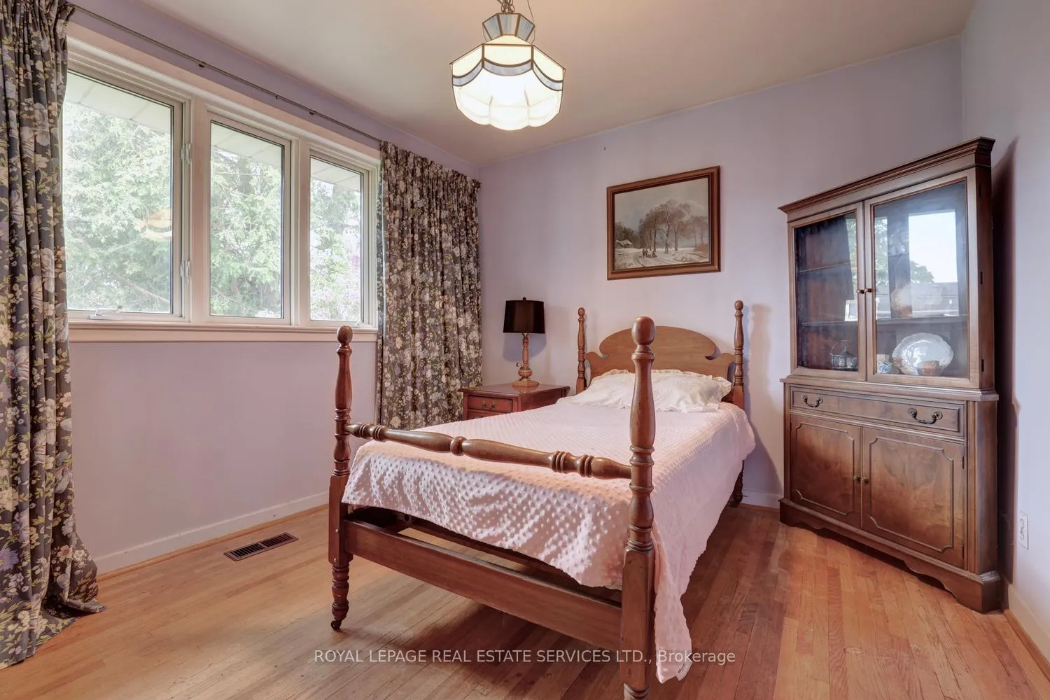 Photo 20 of 109 Chapman Road, Etobicoke, Humber Heights — HOMEH