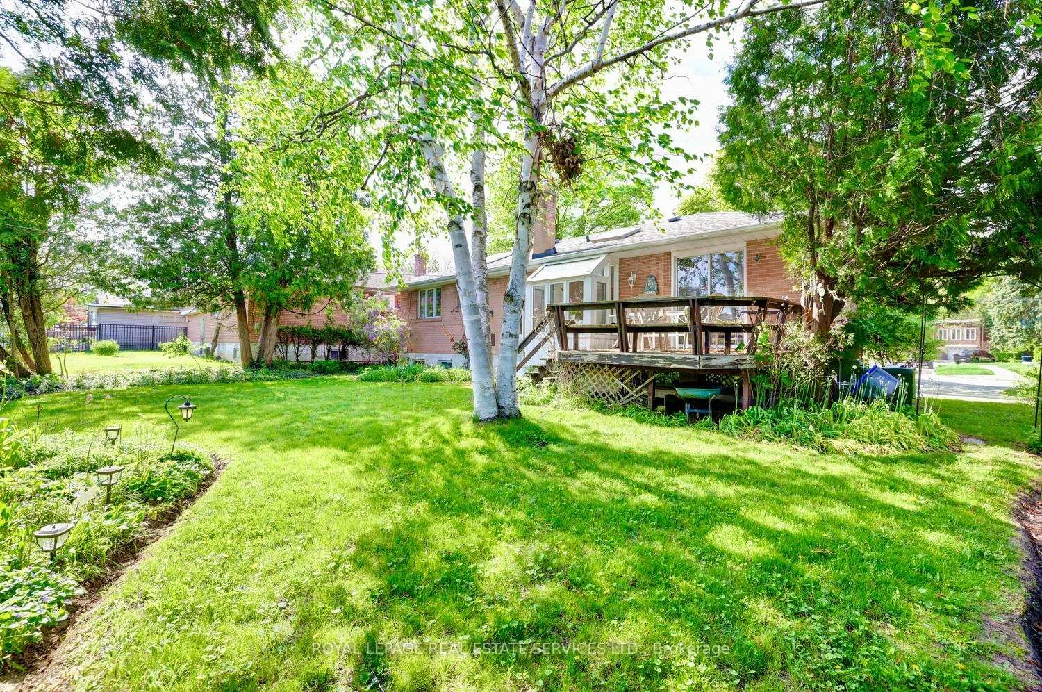 Photo 36 of 109 Chapman Road, Etobicoke, Humber Heights — HOMEH