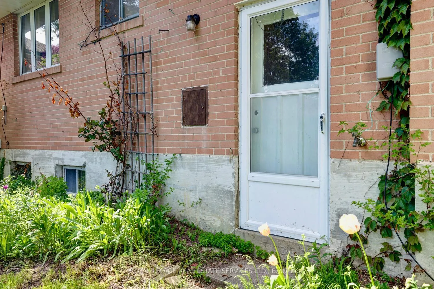 Photo 37 of 109 Chapman Road, Etobicoke, Humber Heights — HOMEH