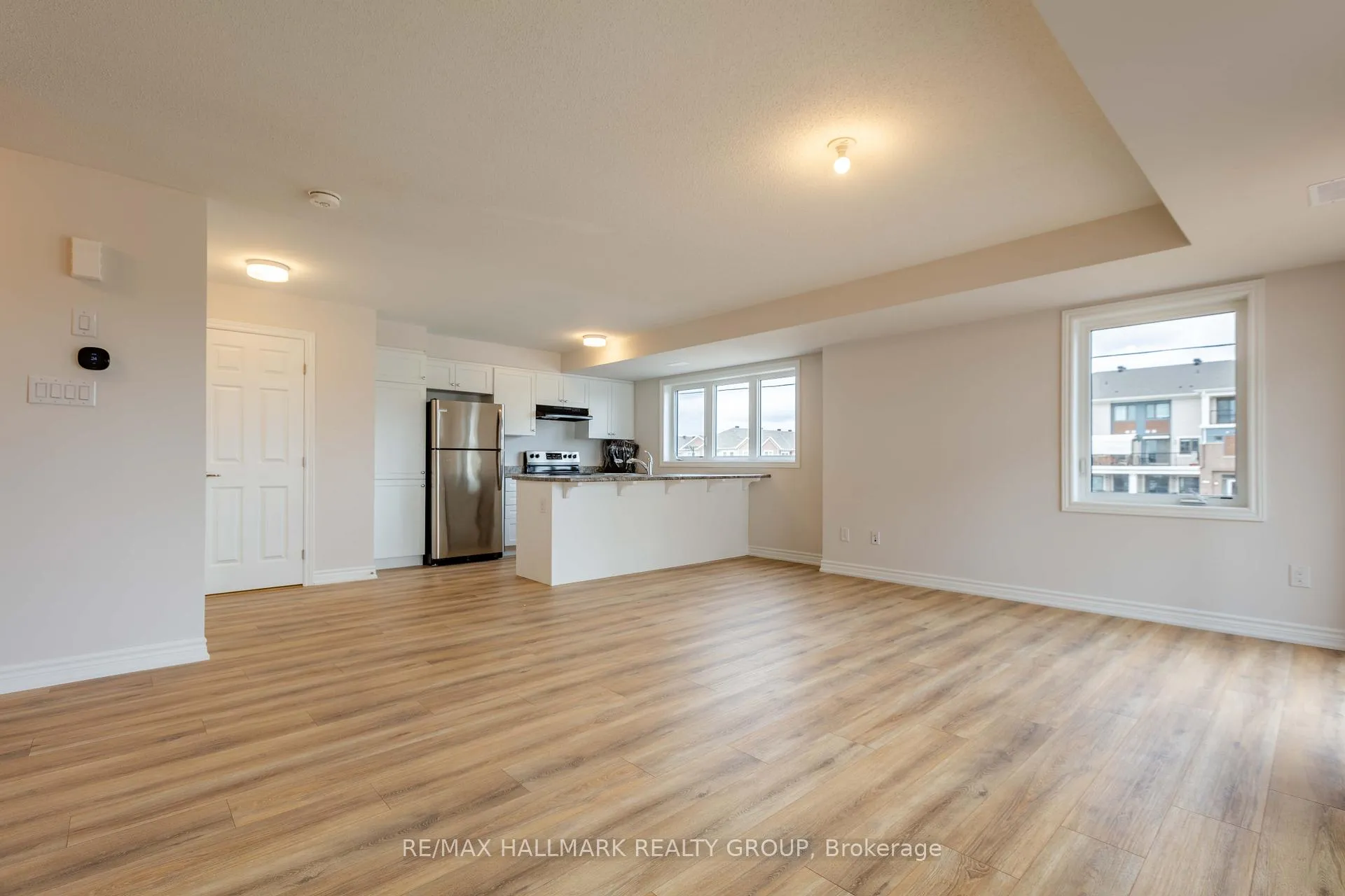 Photo 3 of 287 Zenith Private, Ottawa, Barrhaven - Half Moon Bay — HOMEH