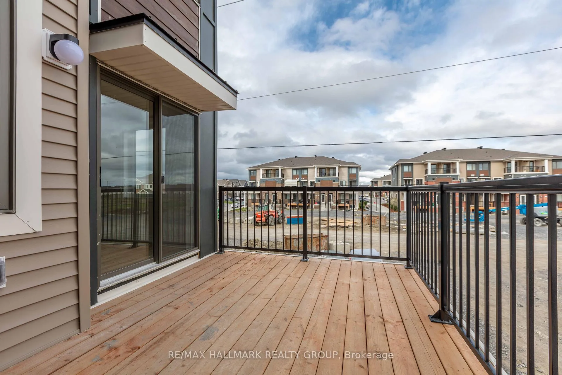Photo 5 of 287 Zenith Private, Ottawa, Barrhaven - Half Moon Bay — HOMEH